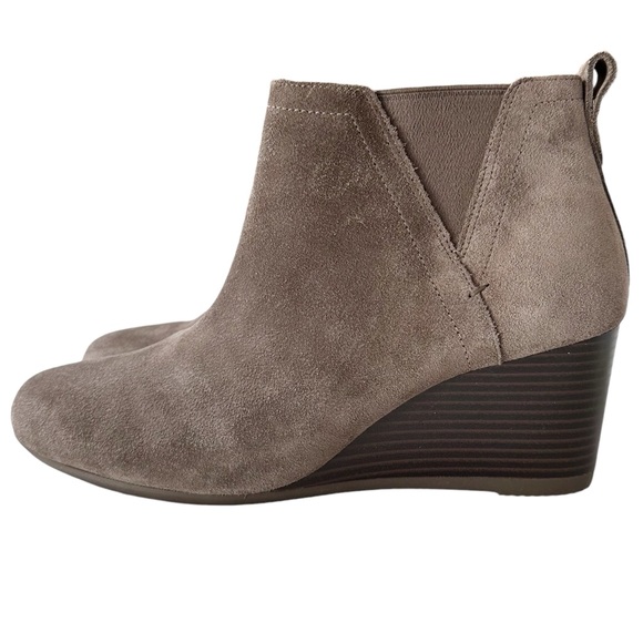 Vionic Paloma Suede Weather Resistant Wedge Greige Boot Size 9 - Picture 3 of 15